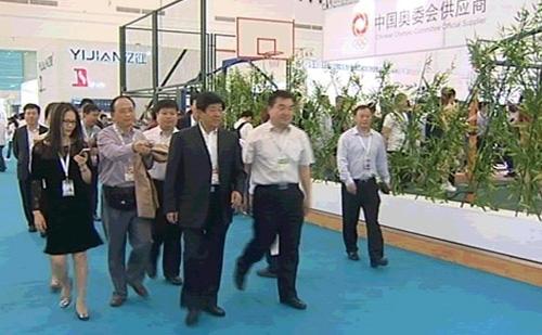 展會(huì)翻譯現(xiàn)場(chǎng)口譯收費(fèi)多少錢